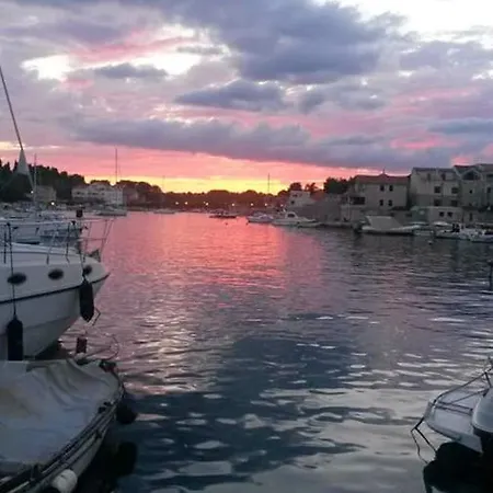 公寓 Sea View In Prvic Luka, 46m², Terrace Prvić Luka