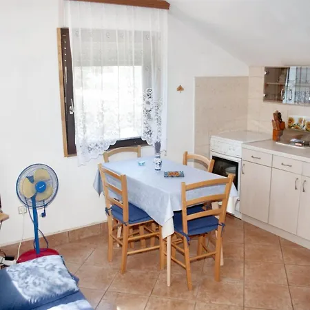 公寓 Sea View In Prvic Luka, 46m², Terrace
