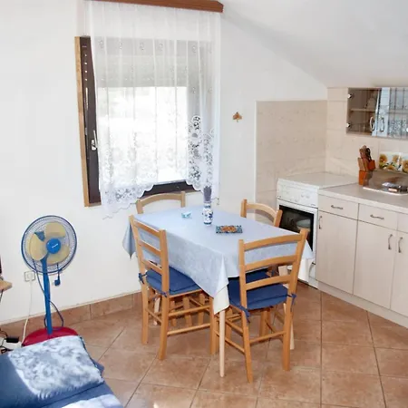 Apartmán Sea View In Prvic Luka, 46m², Terrace