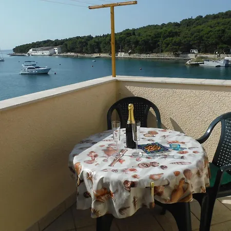 公寓 Sea View In Prvic Luka, 46m², Terrace Prvić Luka