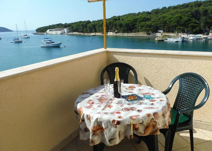 Sea View In Prvic Luka, 46m², Terrace Appartement *