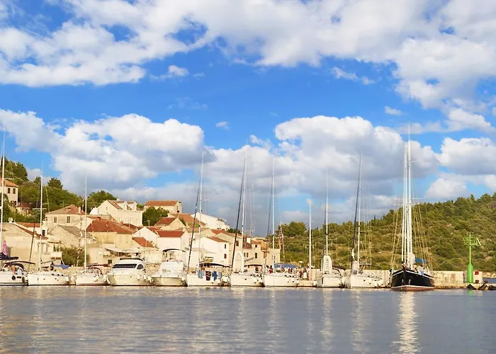 Sea View In Prvic Luka, 46m², Terrace Appartement Prvić Luka